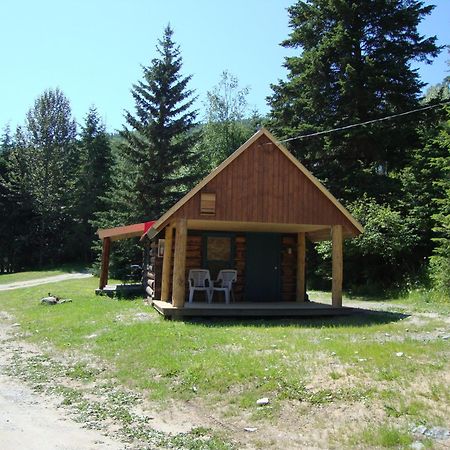 Helmcken Falls Lodge Cabin Rooms And Rv Park Clearwater Exterior foto
