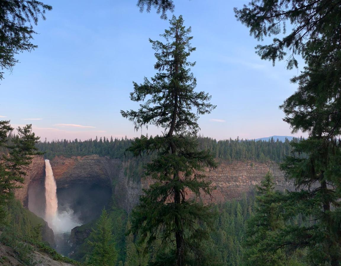 Helmcken Falls Lodge Cabin Rooms And Rv Park Clearwater Exterior foto