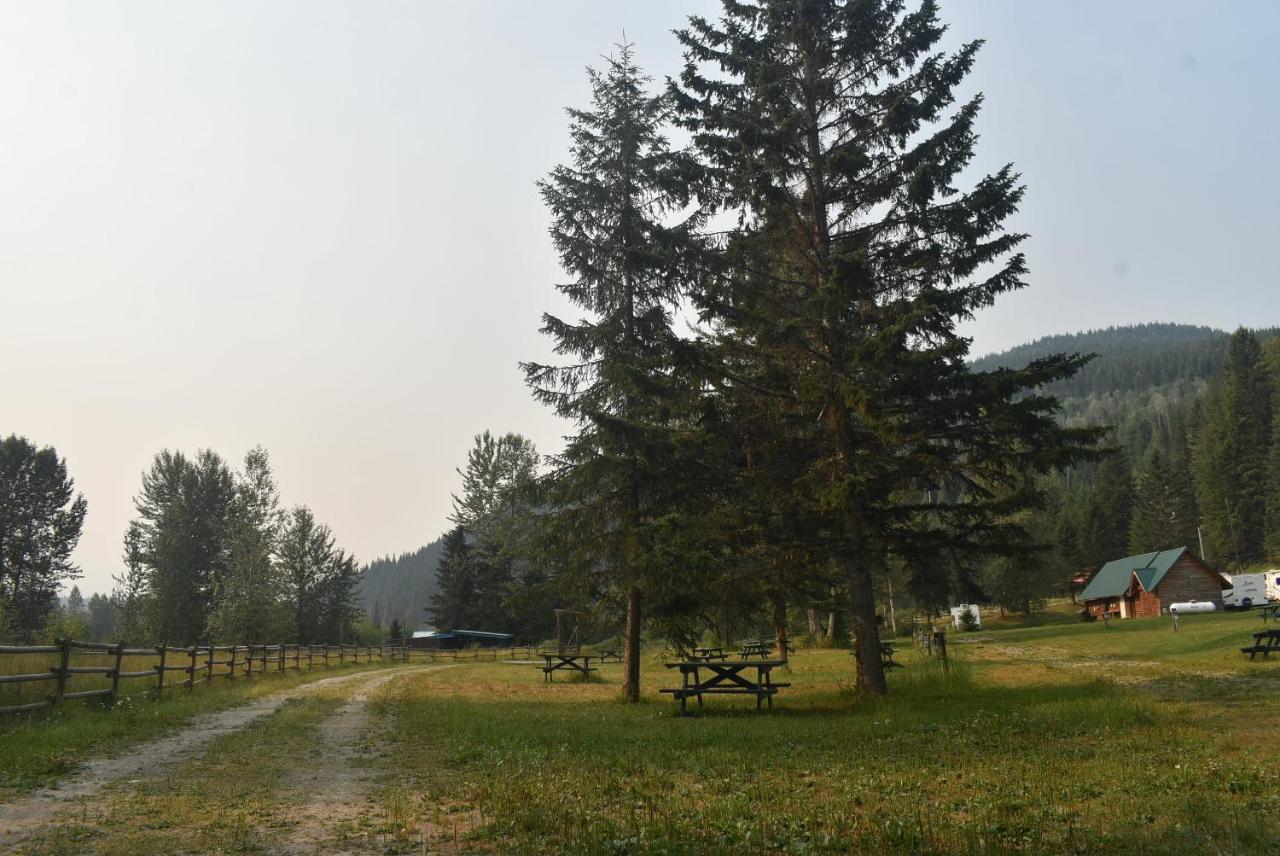 Helmcken Falls Lodge Cabin Rooms And Rv Park Clearwater Exterior foto