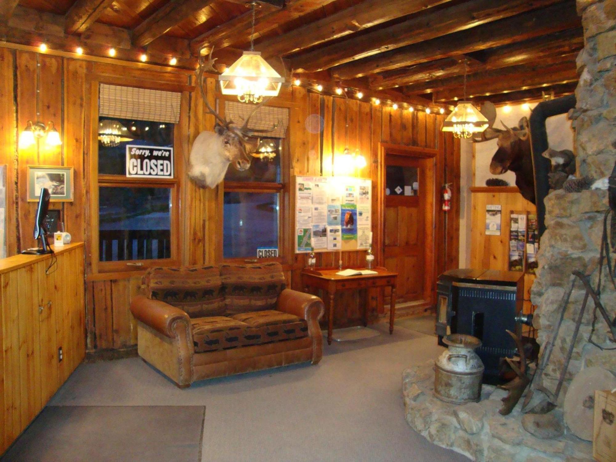 Helmcken Falls Lodge Cabin Rooms And Rv Park Clearwater Exterior foto