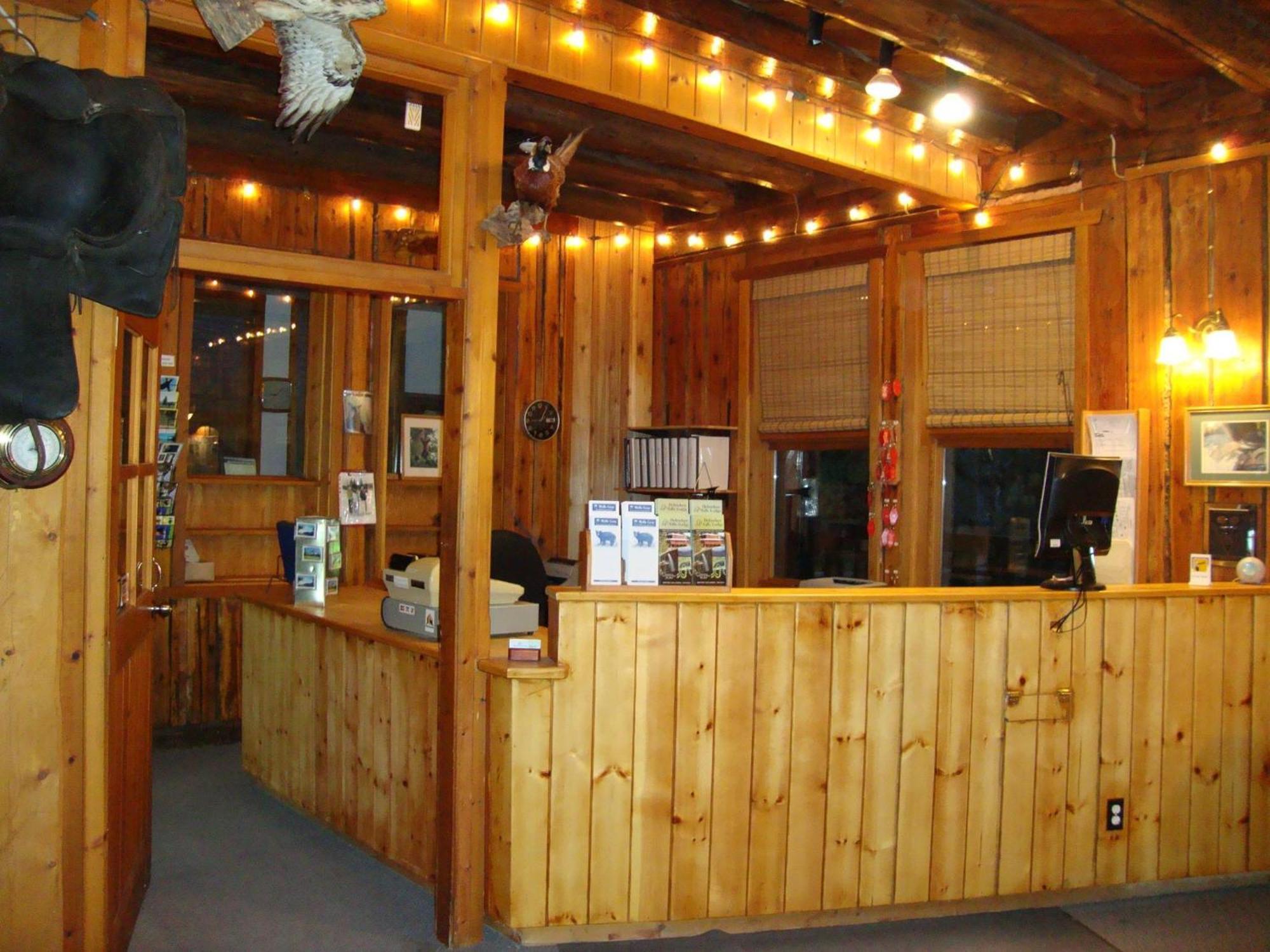 Helmcken Falls Lodge Cabin Rooms And Rv Park Clearwater Exterior foto