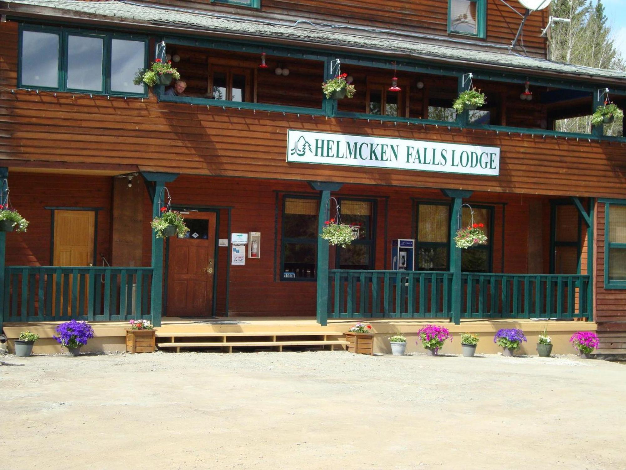 Helmcken Falls Lodge Cabin Rooms And Rv Park Clearwater Exterior foto