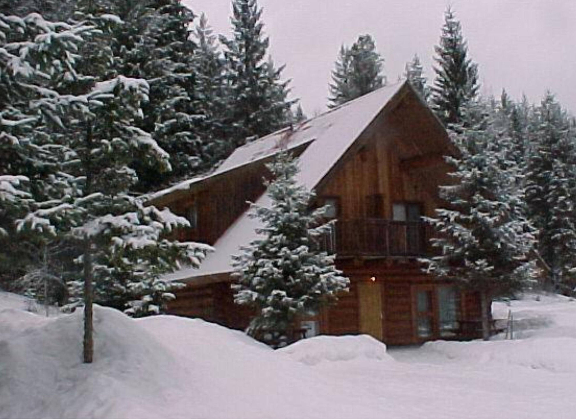 Helmcken Falls Lodge Cabin Rooms And Rv Park Clearwater Exterior foto